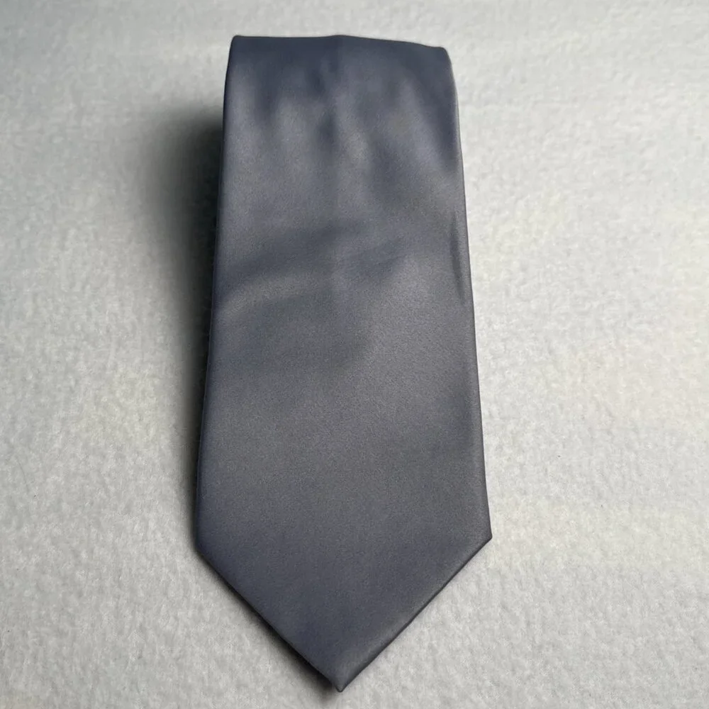 Geoffrey Beene Neck Tie Solid Gray 100% Polyester‎ 60